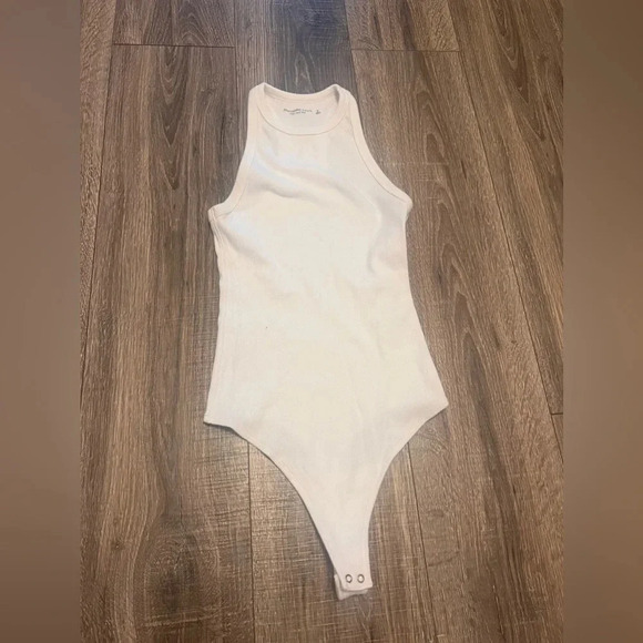 Abercrombie & Fitch Soft A&F White Ribbed High Neck Razorback Bodysuit Size S - Picture 1 of 5
